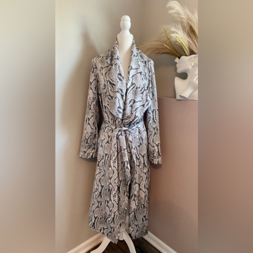 Express Small Snake‎ Print Black Gray White Duster Spring Fall Formal Office